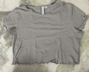Cute Grey Lettuce Hem Crop Top