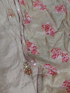 💓🫶 Beige Kurta Set with Floral Dupatta