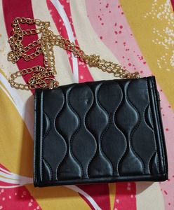 Chic Black Quilted Crossbody Bag