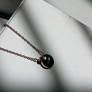 Elegant Black & Rose Gold Necklace
