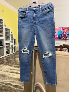 Levi’s blue Ripped Jeans👖
