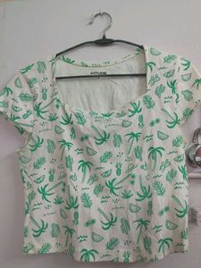 Cute Tropical Print Cropped Top
