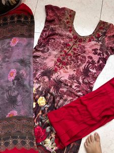 Beautiful Floral Print Kurta Set