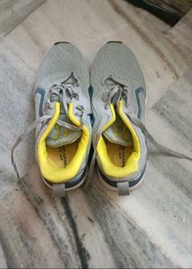 Bundle of 3 Pairs Men's Sneakers one pair 800