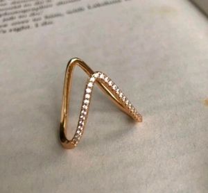 V Adjustable Ring