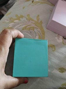 Mia by Tanishq Jewellery earring box