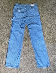 H&amp;M  Light Wash Distressed Jeans