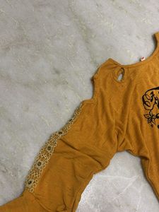 Trendy Mustard Top