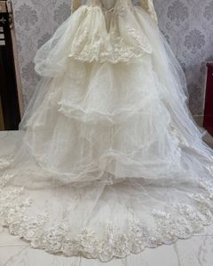Elegant Bridal Lehenga with Intricate Lace