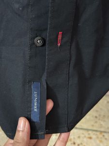 Men's Black Long Sleeve Button-Up Shirt