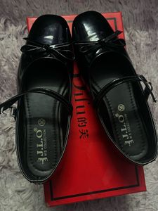 y2k bow loafers