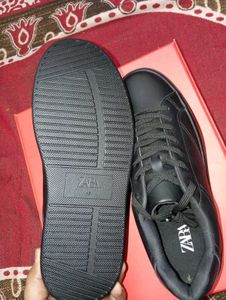 ZARA MEN'S All black sneakers