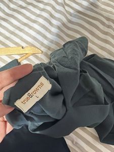 Women's Dark Green V-Neck Sleeveless Dress