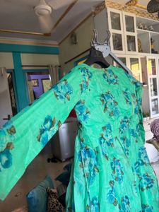 Green Floral Print Blouse with Cutout Back