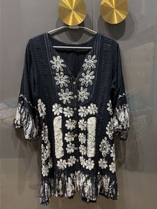 Kashmiri Black Embroidered Kurti with Floral Print