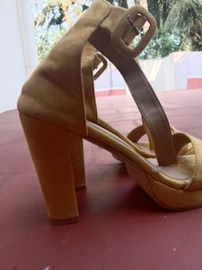 Mustard Colour Heels😍
