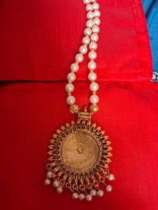 Pearl &amp; Gold Tone Necklace