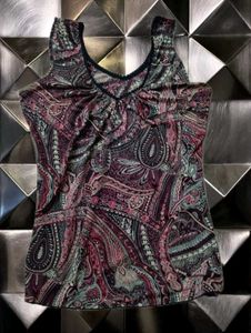 ✦ THE CRIMSON PAISLEY ✦