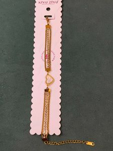 Elegant Gold Bracelet with Heart Charm