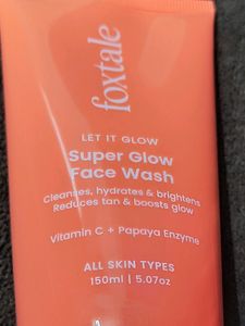 Seal Pack Foxtale Super Glow Face Wash