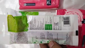 Combo Sirona Sanitary Pads &amp; Razor