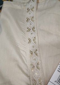Avaasa Kurta with Embellishment
