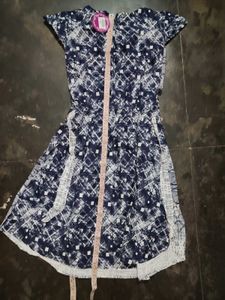 👗 Stylish Blue &amp; White Patterned Tie-Waist Dress