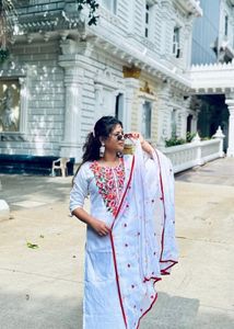 Floral Embroidered Kurta
