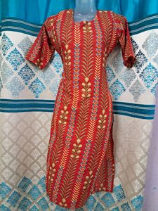 Beautiful Res Crepe Kurti.