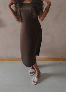 Price Drop ✨✨Olive Green Sleeveless Midi Dress