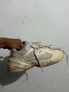Men's White Nike Sport Shoes