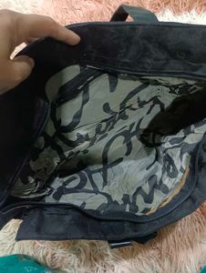 Stylish Black Tote Bag with Pockets
