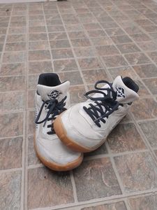 Nivia White &amp; Blue Casual Shoes