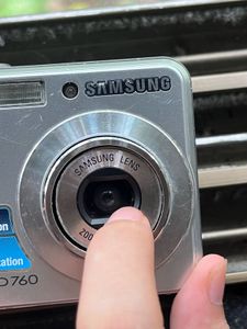 Samsung D760 Digital Camera