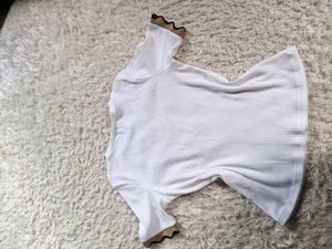 zara Ribbed White Top with Scalloped Cuffs