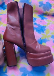 (Winter ☃️ ❄️ essential)Platform Boots