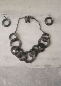 Neck Piece With Earrings