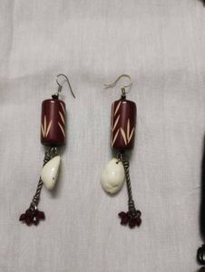Handcrafted Maroon Carved Bead &amp; Cowrie Shell Fusi