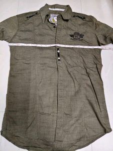 Men's Vintage Style Button-Up Shirt