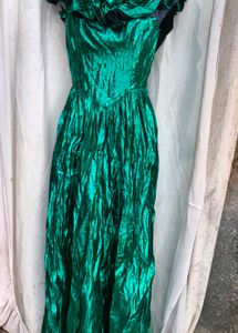 111712. Sparkling Emerald Green Gown