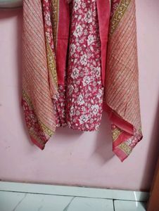 Beautiful Floral Print Kurta Set with Dupatta(new)