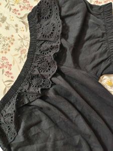 🖤 Elegant Black Off-Shoulder Top 🖤