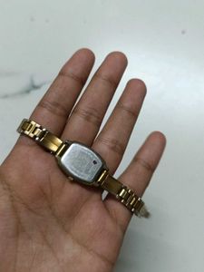 Elegant Gold Tone Women's Watch