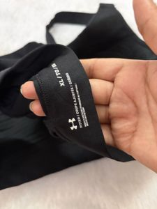 Under Armour xl size  Sports Bra