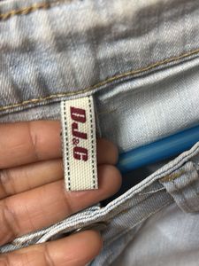 Light Wash Denim Capri Jeans
