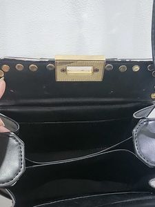 Stylish sling bag