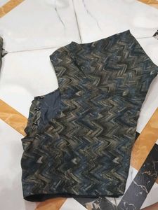 Elegant Printed saree with blouse