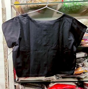 L &amp; XL size Black Button-Up Cropped Top