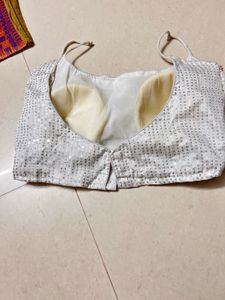 saree with backless blause