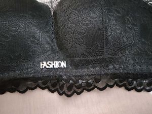 Black Lace Strapless Bra